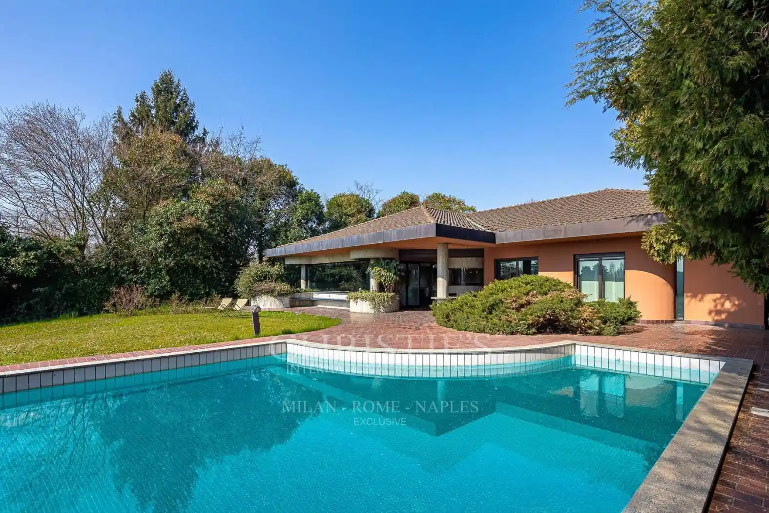 Villa in vendita a Peschiera Borromeo