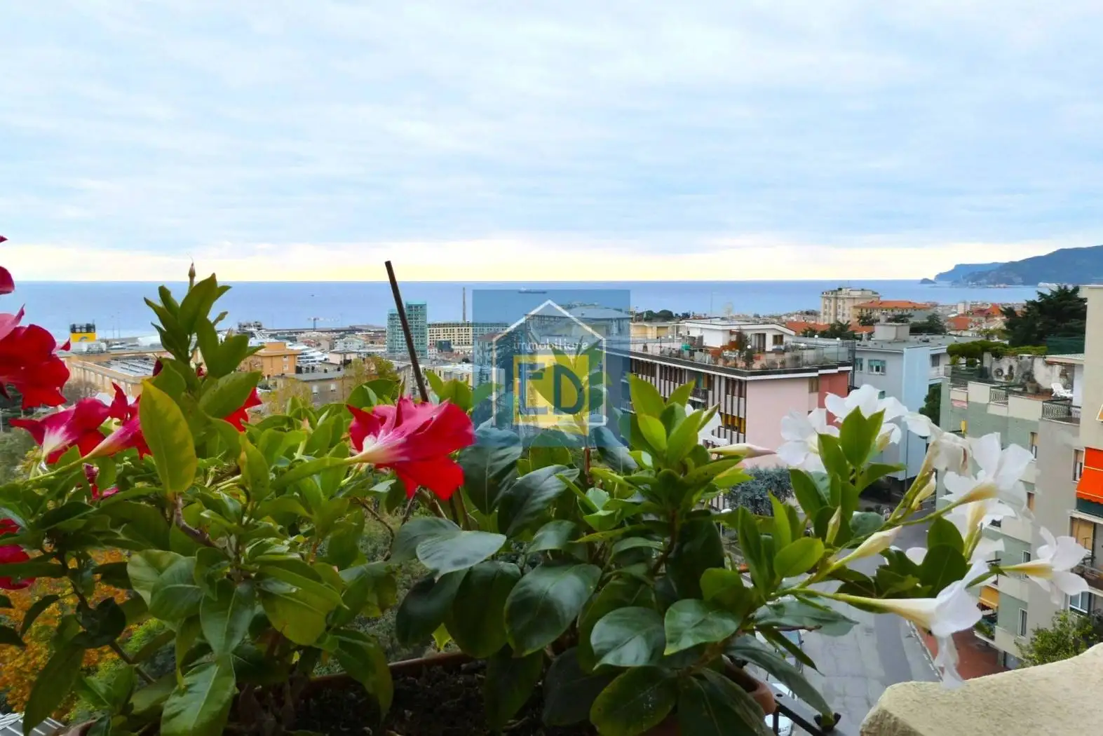 Appartamento in vendita a Savona