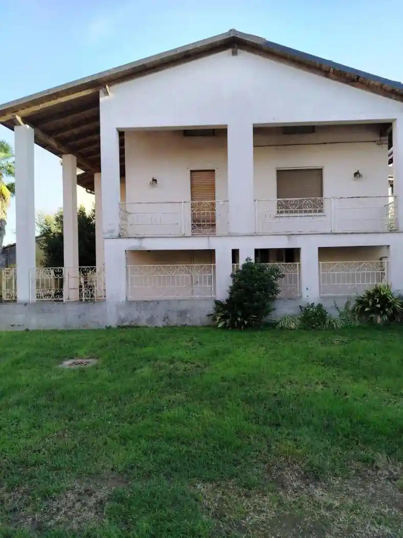 Villa in vendita a Carpignano Sesia