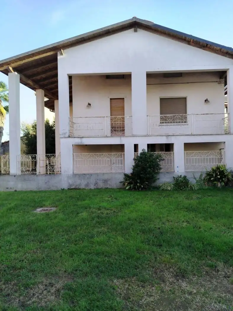 Villa in vendita a Carpignano Sesia