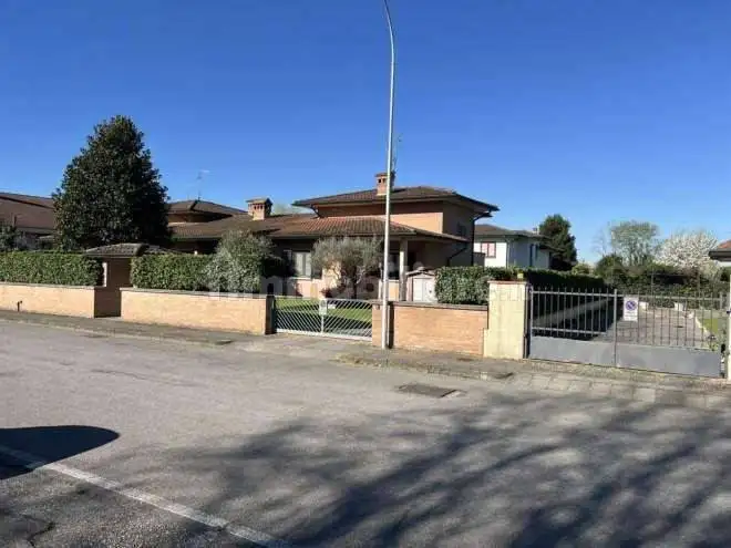 Appartamento in asta a Pandino