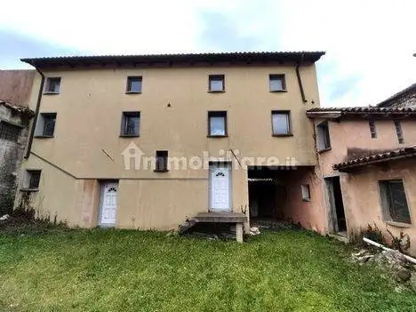 Appartamento in asta a Santa Maria la Longa