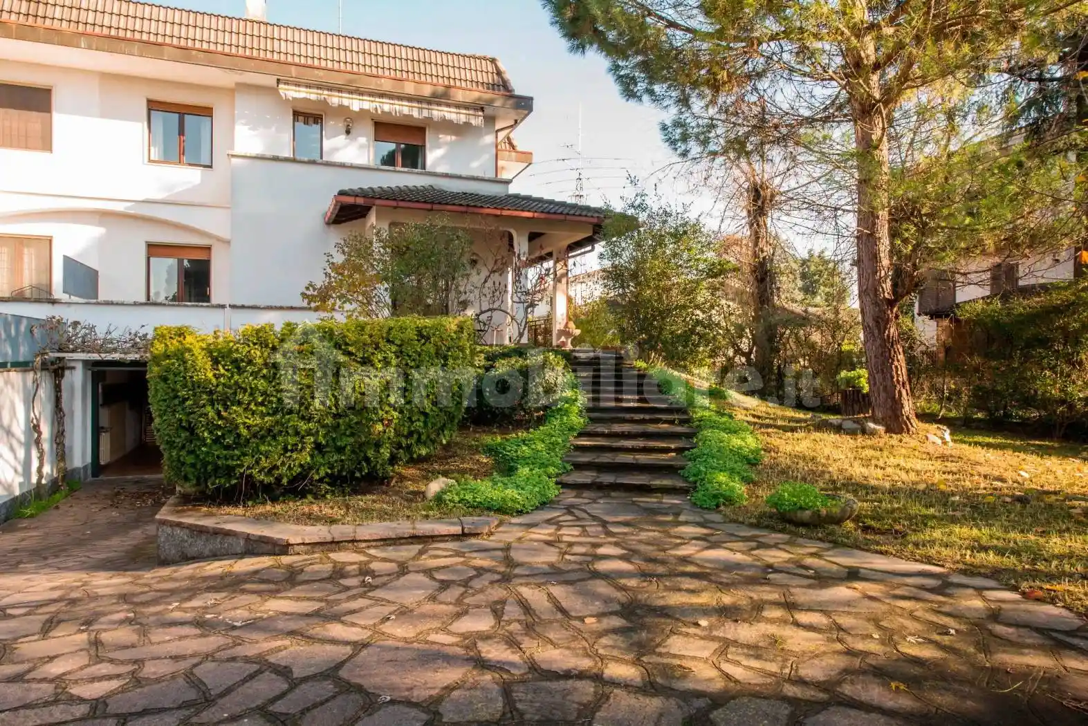 Villa in vendita a Trezzano sul Naviglio
