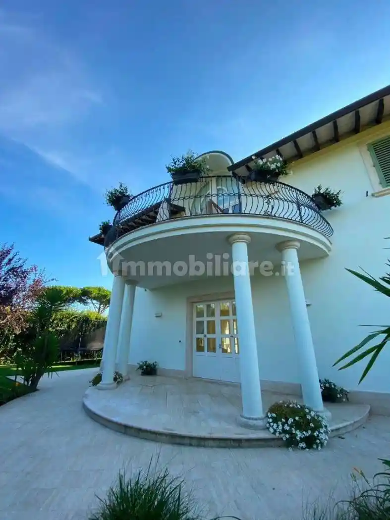 Villa unifamiliare via F. Donati 111, Vittoria Apuana, Forte dei Marmi - foto 2