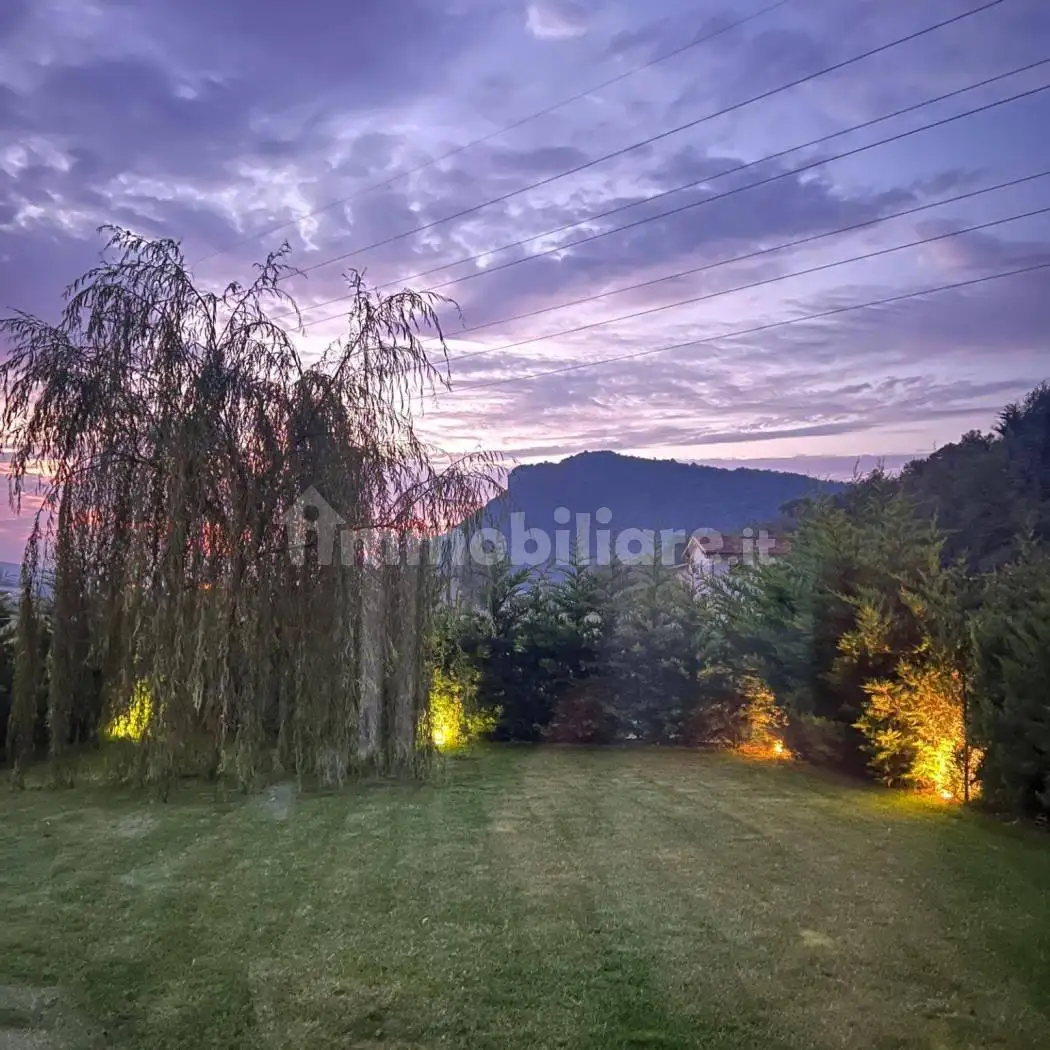 Villa in vendita a Costermano sul Garda