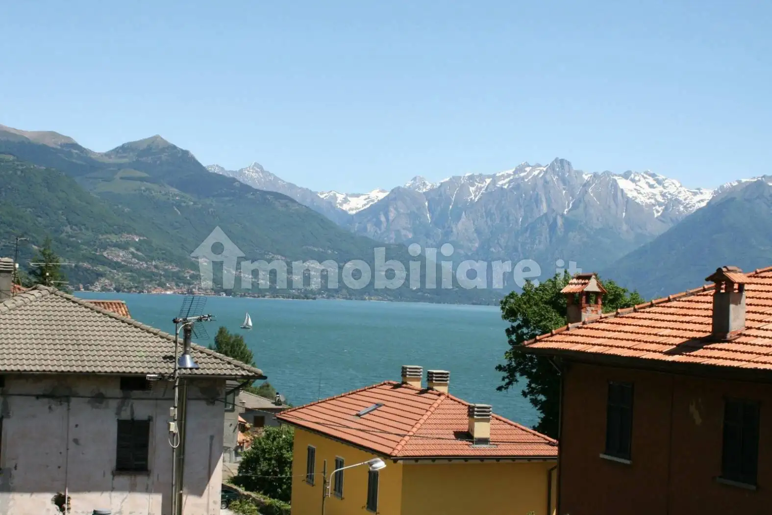 Villa in vendita a Pianello del Lario