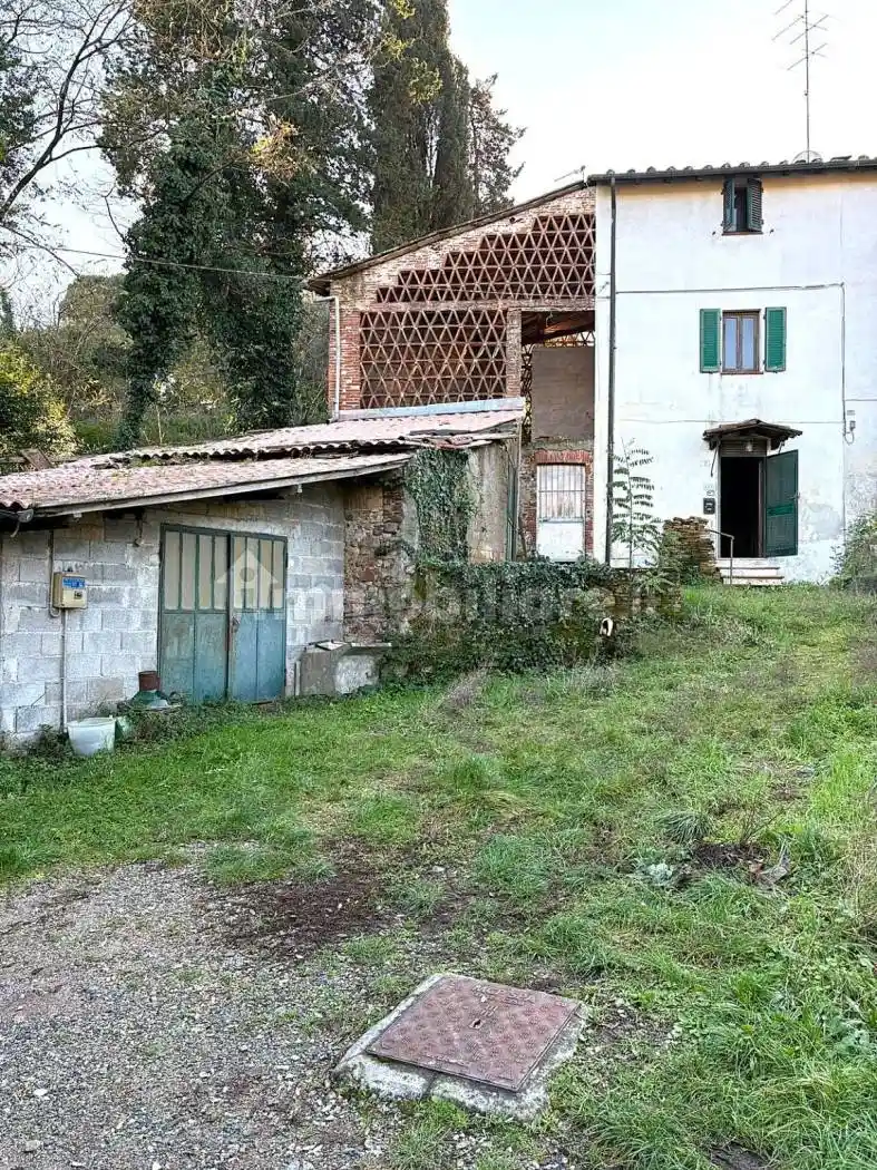Terratetto unifamiliare 100 m², da ristrutturare, Monte San Quirico - Tre Cancelli, Lucca - foto 2
