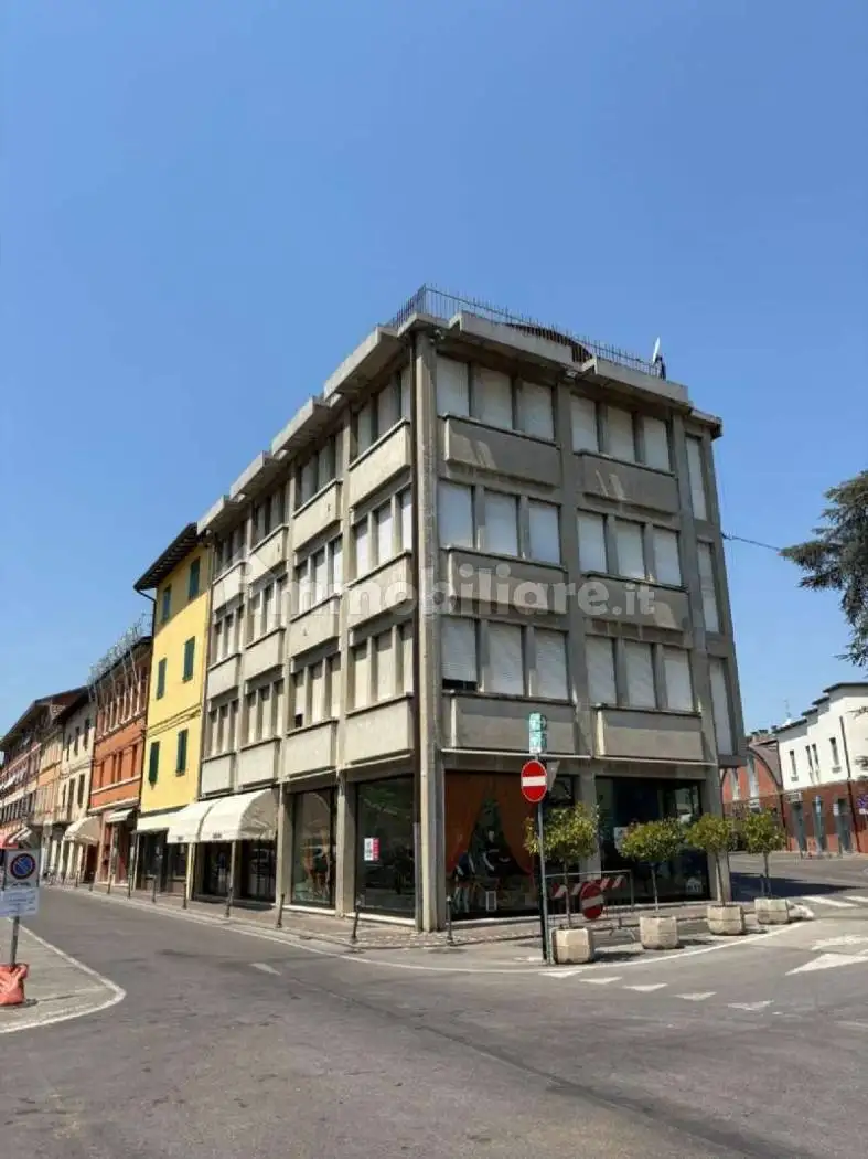 Palazzo - Edificio in vendita a Riolo Terme