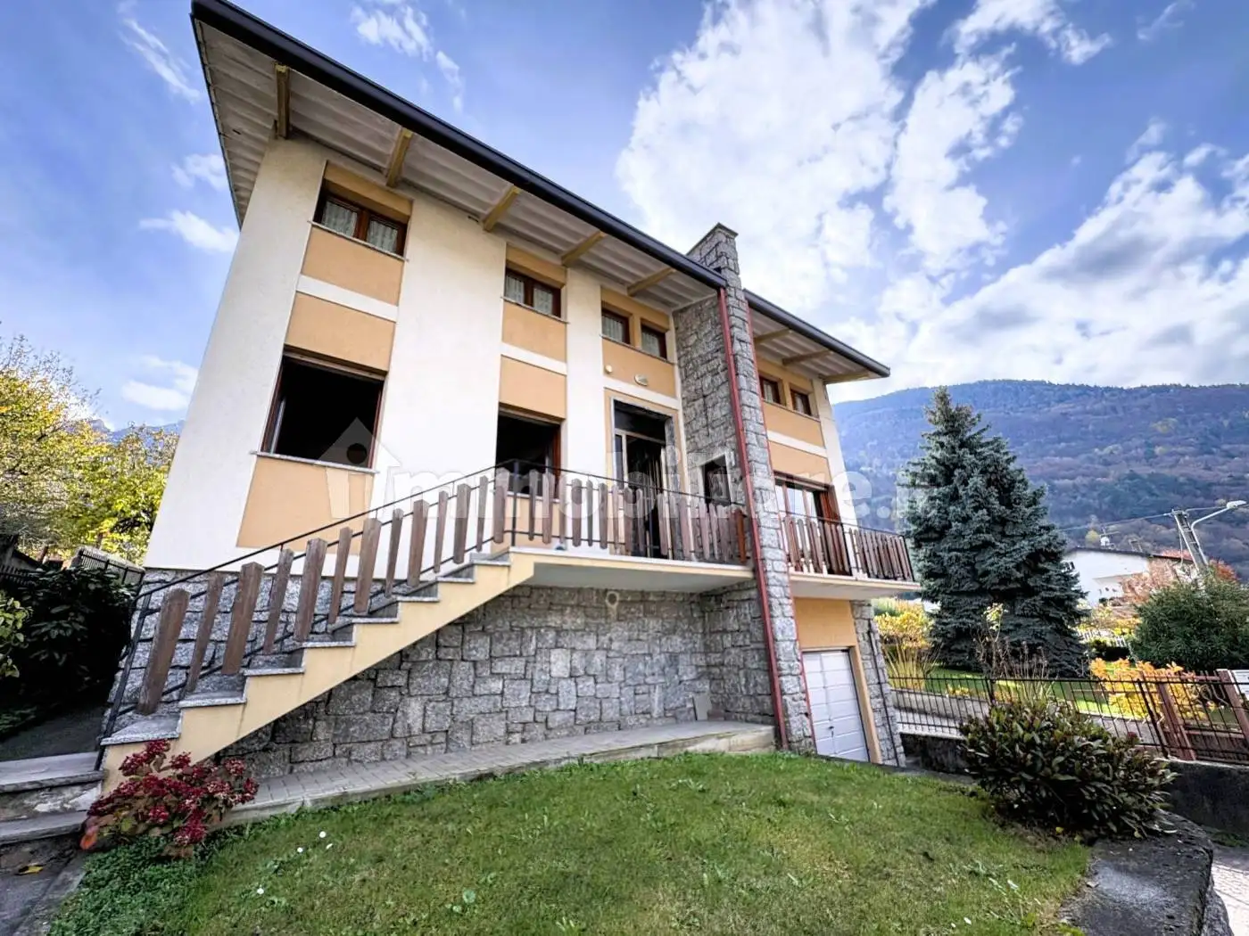 Villa in vendita a Talamona