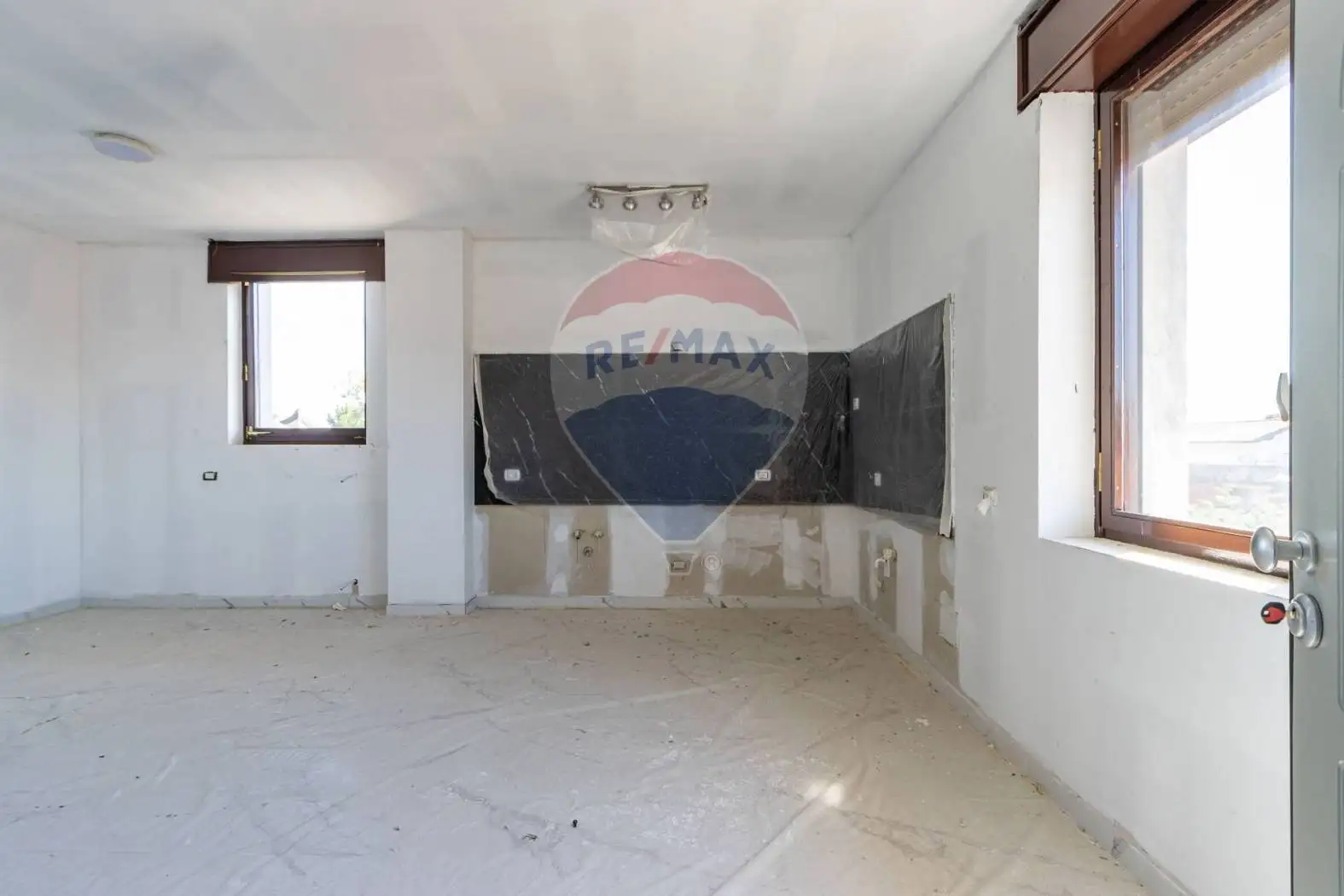 Quadrilocale via 4 Novembre 27, Centro, Cerro Maggiore - foto 5