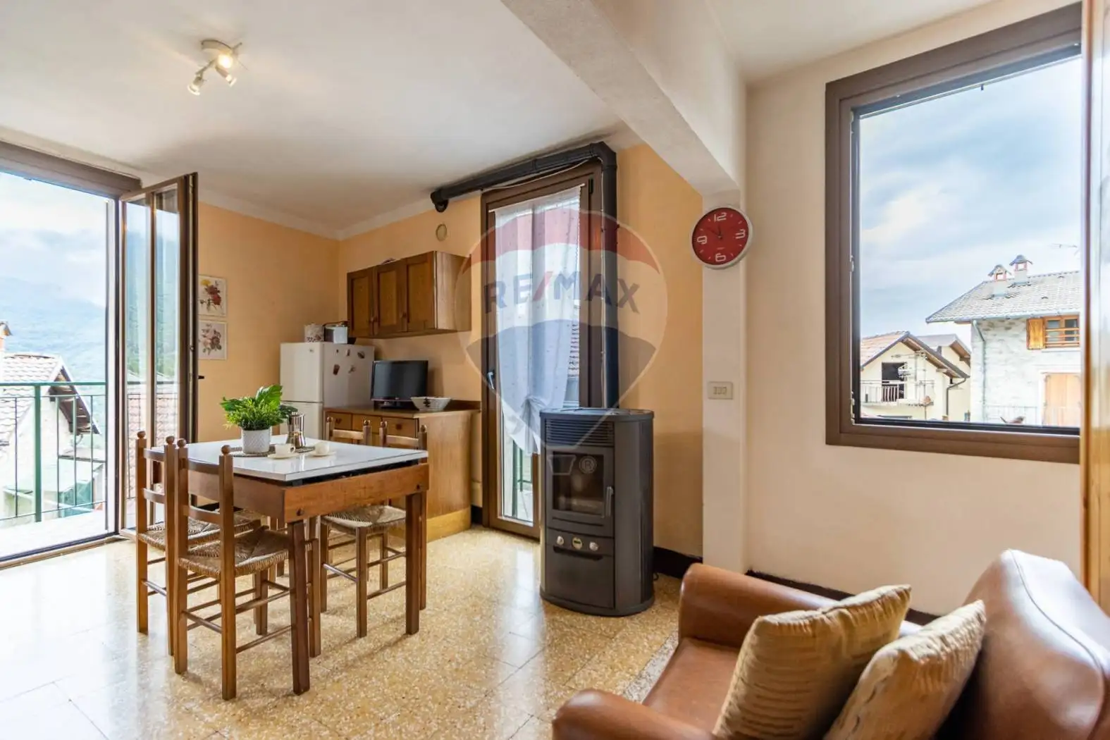 Attico piazza Armando Diaz 7, Esino Lario - foto 3