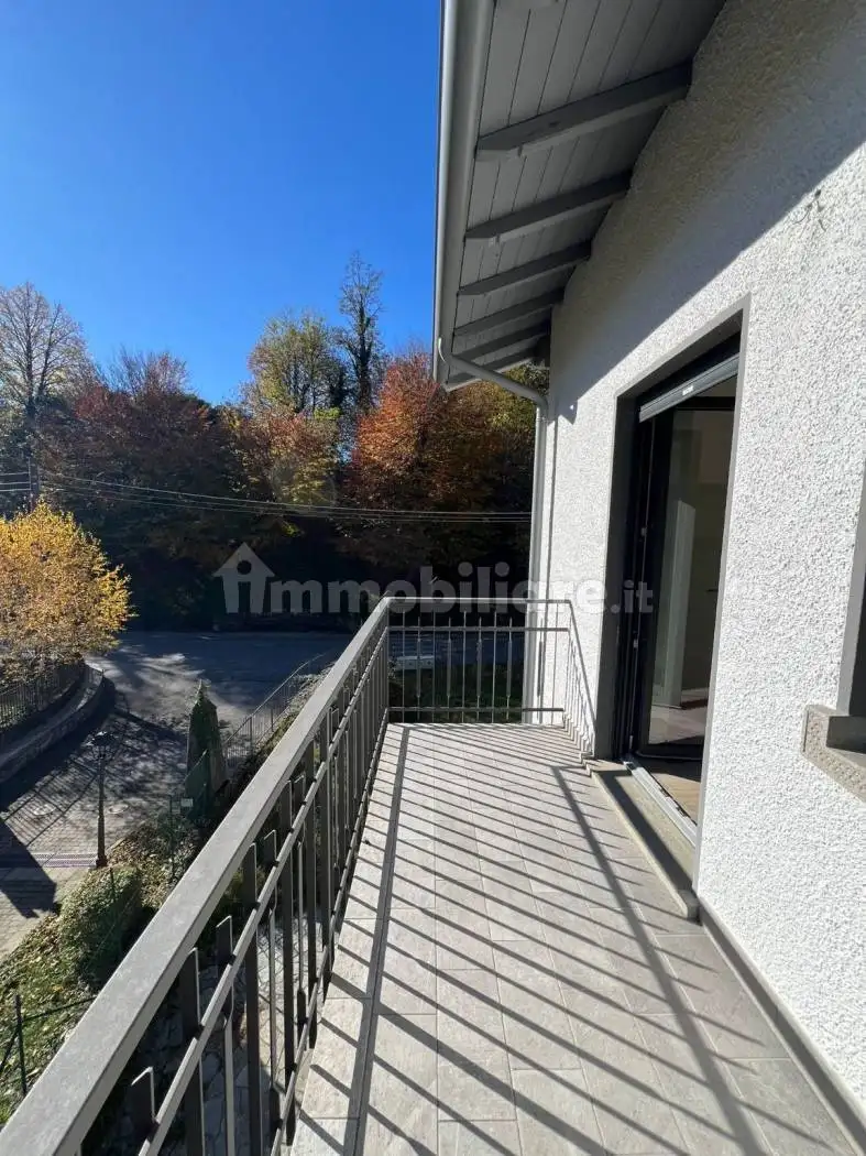 Trilocale viale Giuseppe Verdi, Centro, Carenno - foto 2