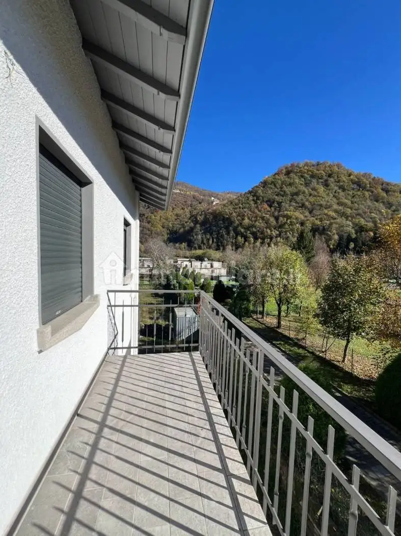 Trilocale viale Giuseppe Verdi, Centro, Carenno - foto 3