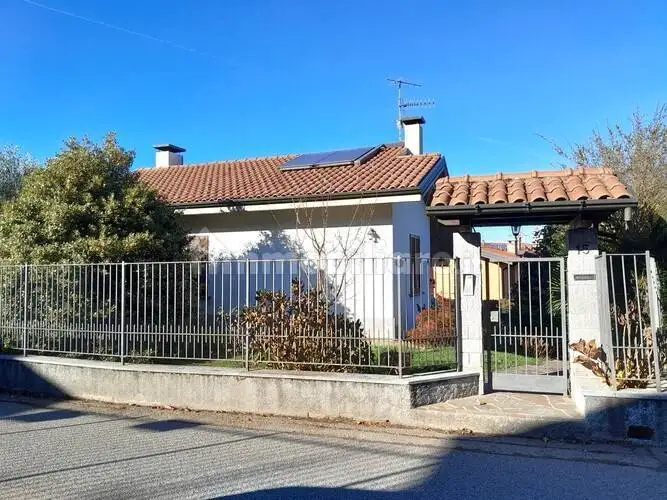 Villa in vendita a Varese