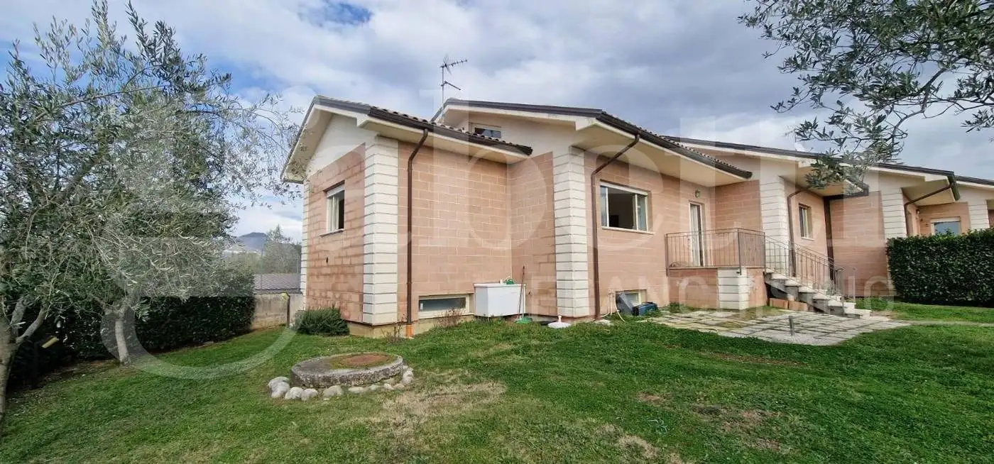 Casa indipendente in affitto a Isernia