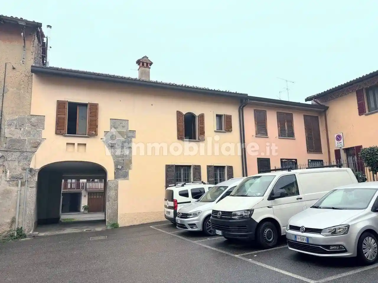 Terratetto plurifamiliare via San Protaso 7, Centro, Besana in Brianza - foto 2