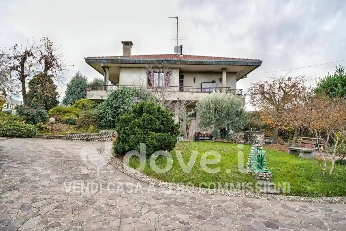 Villa in vendita a Appiano Gentile
