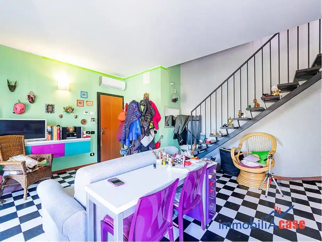 Trilocale via Alessandro Volta 61, Centro, Cogliate - foto 2