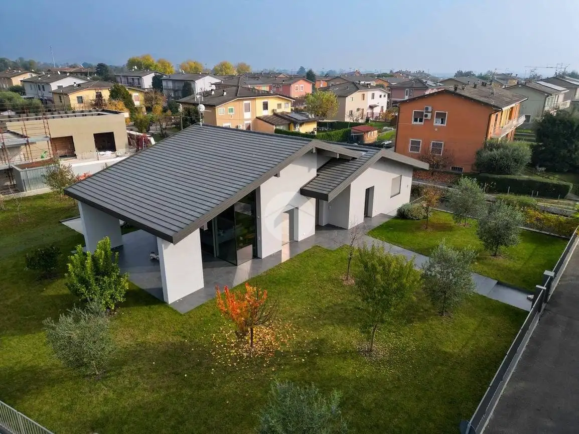 Villa in vendita a Cazzago San Martino