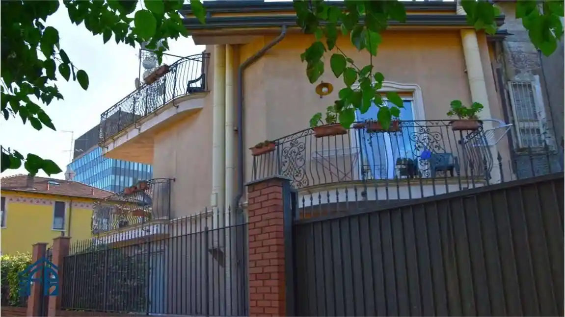 Villa unifamiliare via Taramelli, 7, Zara, Milano - foto 2