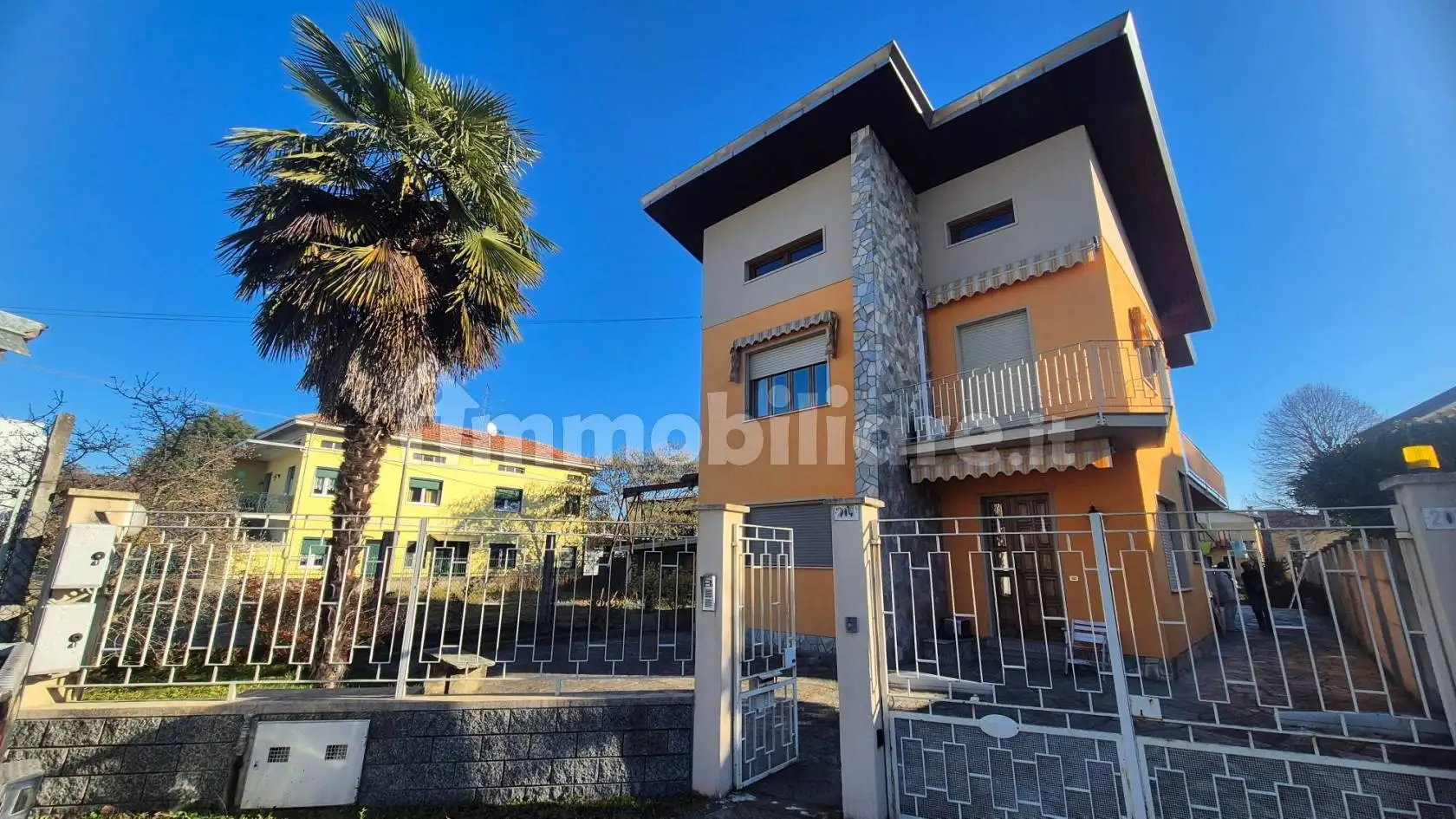 Villa in vendita a Gattinara