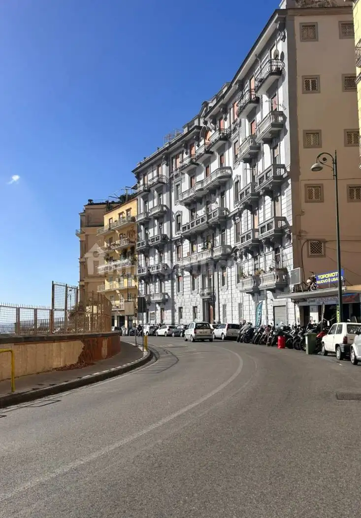 Appartamento in vendita a Napoli