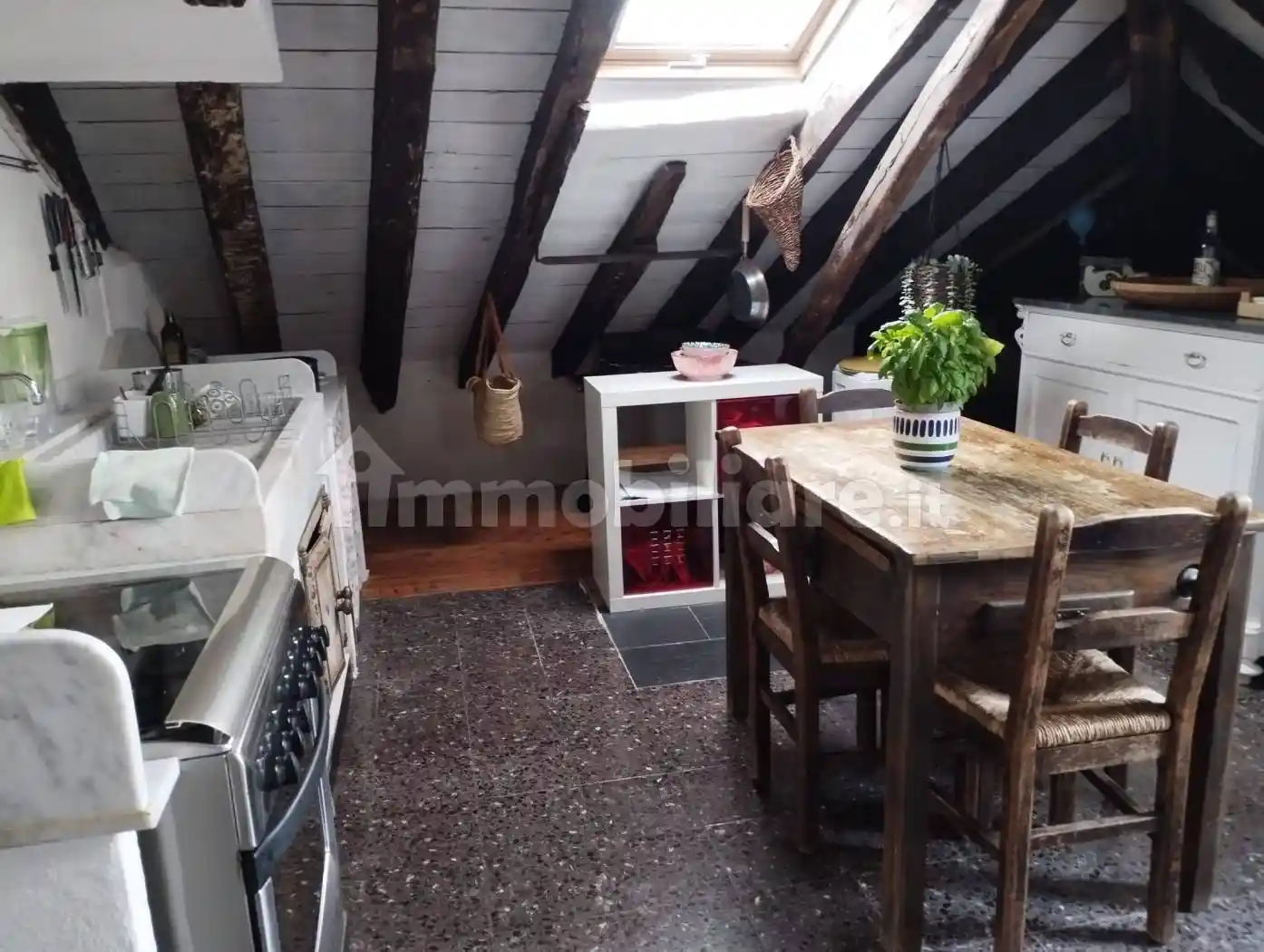 Trilocale Vico degli Indoratori 2, Caricamento, Genova - foto 5