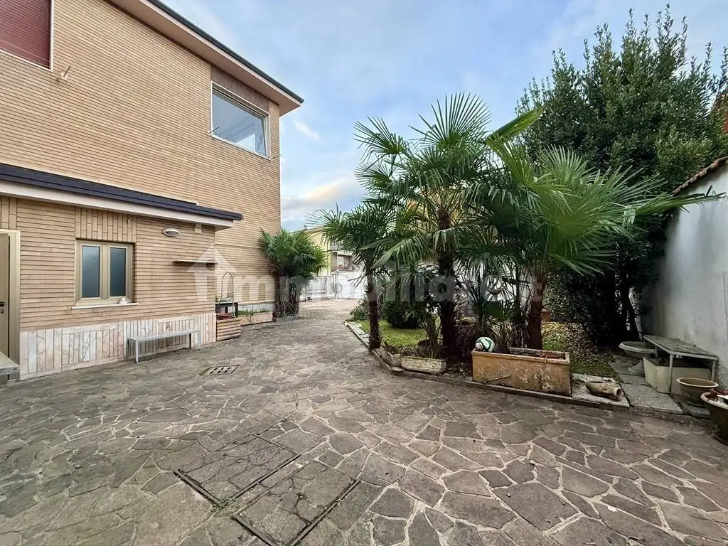 Casa indipendente in vendita a Sedriano