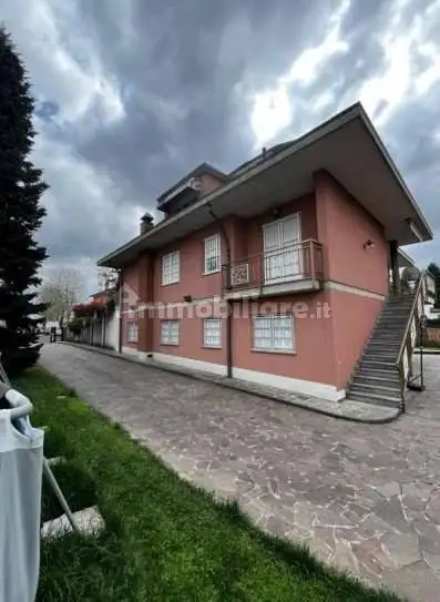 Appartamento in asta a Bregnano