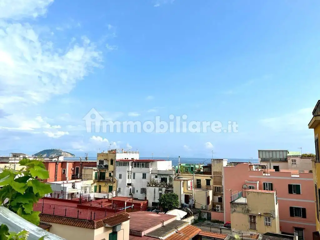 Casa indipendente in vendita a Pozzuoli