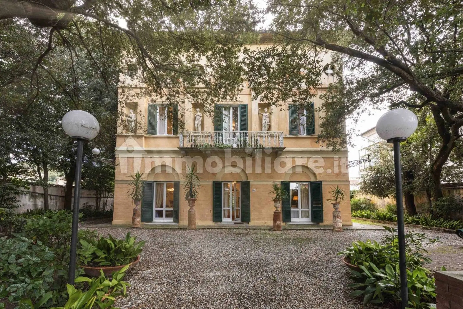 Villa in vendita a Livorno