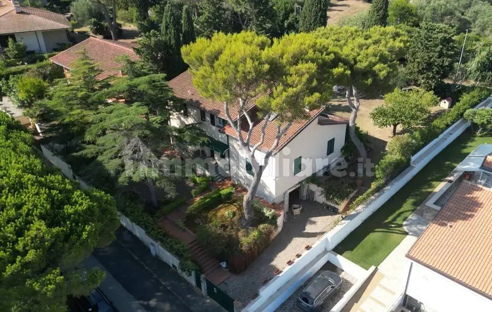 Villa in vendita a Livorno