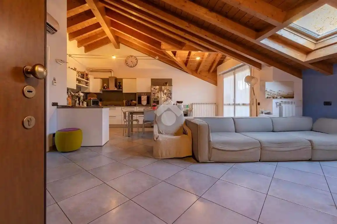 Trilocale viale Lombardia, Centro, Marnate - foto 2