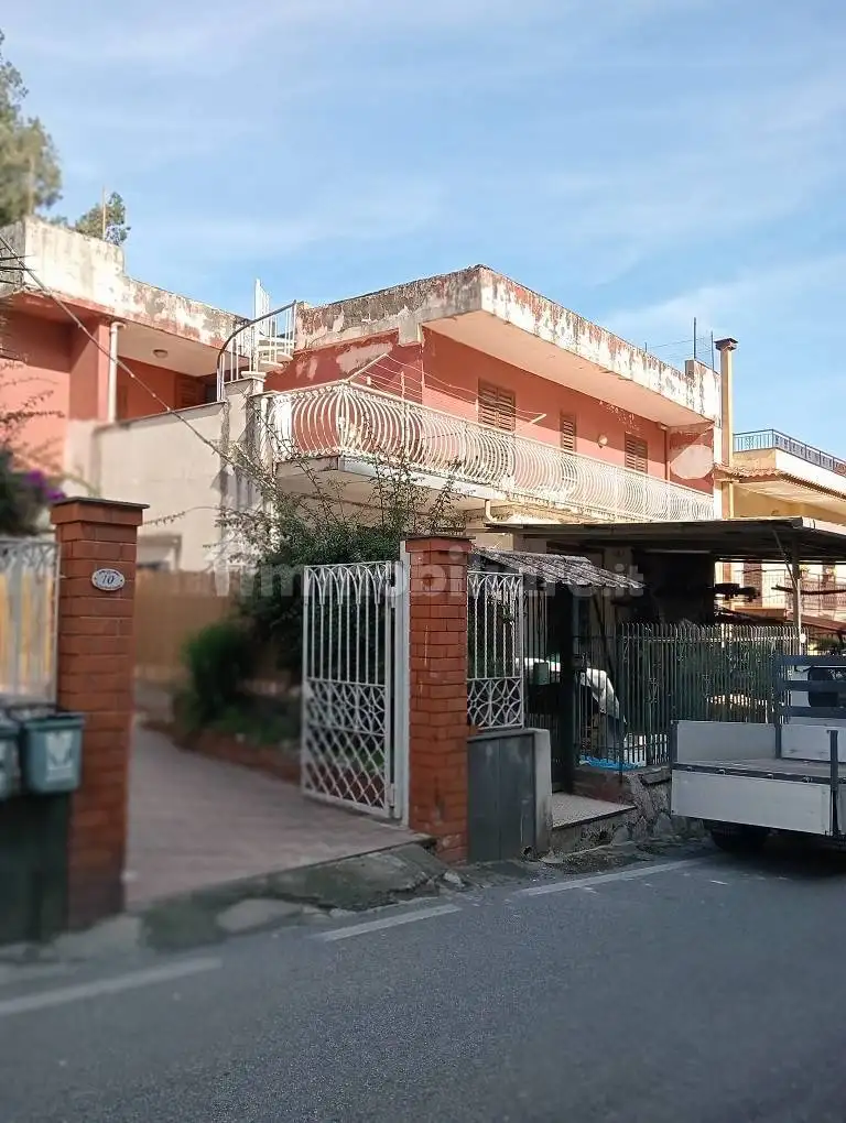 Appartamento in vendita a Lettere