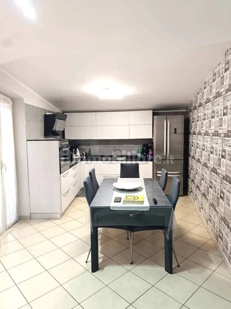 Trilocale via Camillo Cucca 350, Brusciano - foto 2