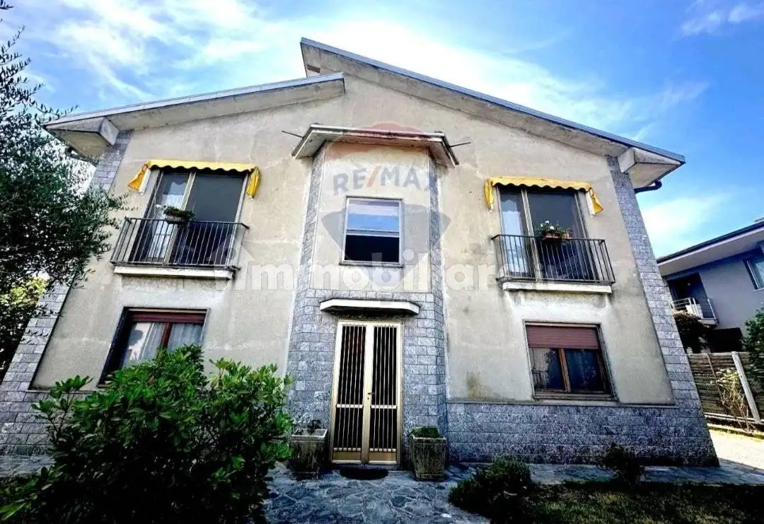 Villa in vendita a Caltignaga