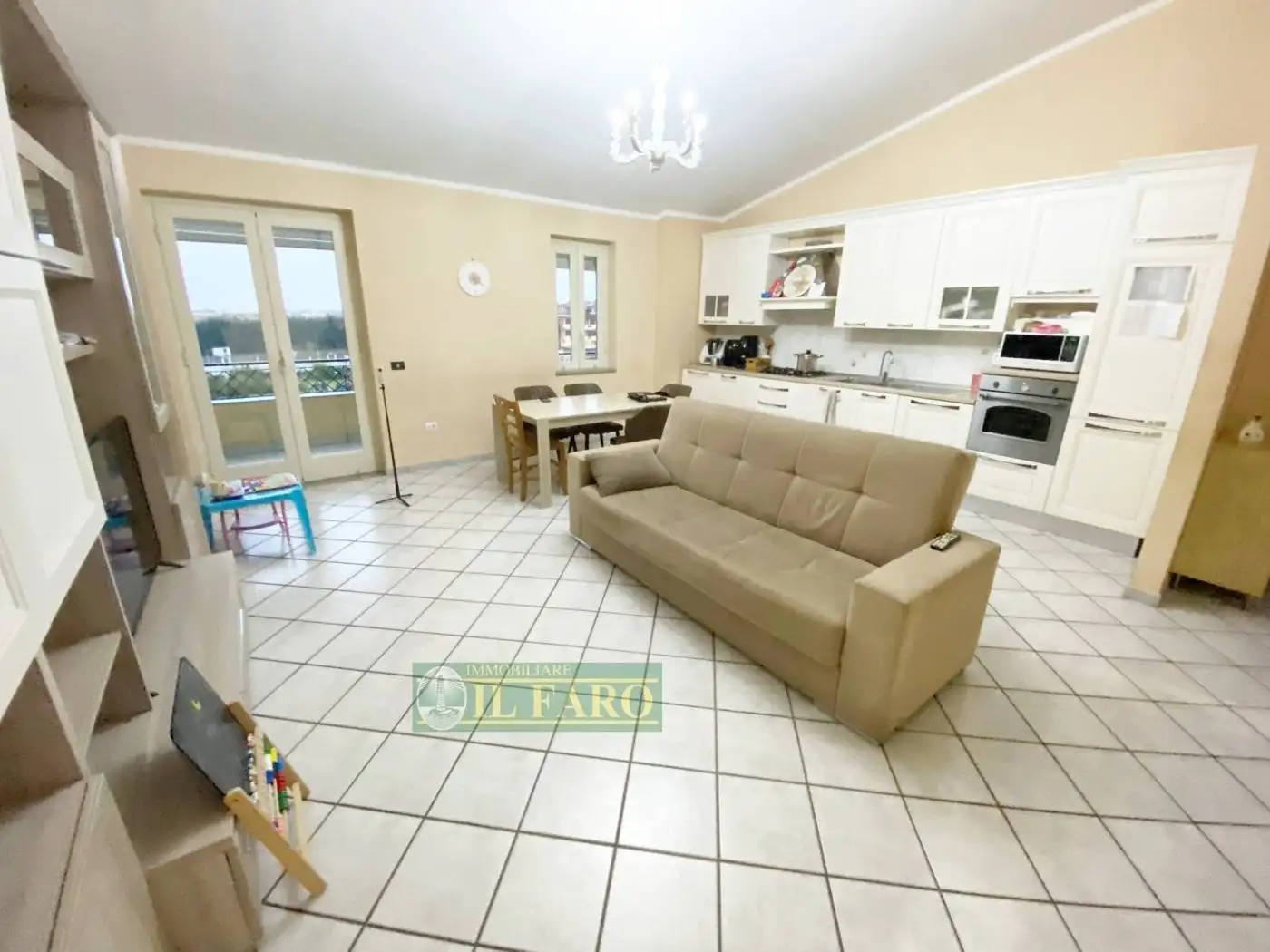 Quadrilocale via 1 Maggio, Nuovo Corso Campano - Marchesella, Giugliano in Campania - foto 3