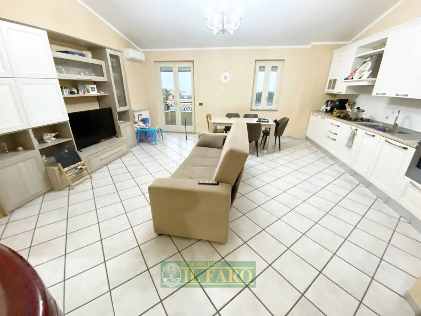 Quadrilocale via 1 Maggio, Nuovo Corso Campano - Marchesella, Giugliano in Campania - foto 4