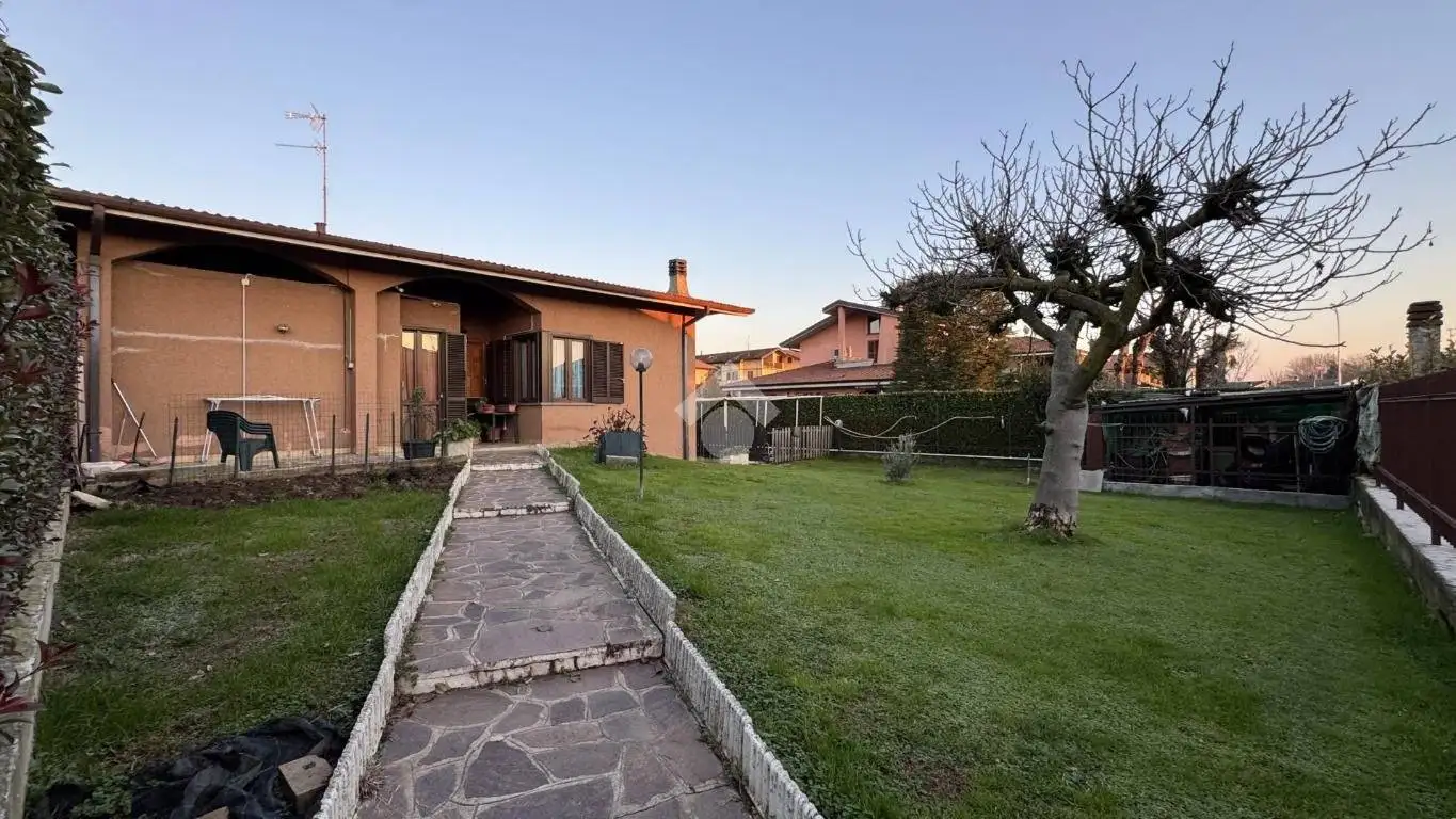 Villa in vendita a Basiano