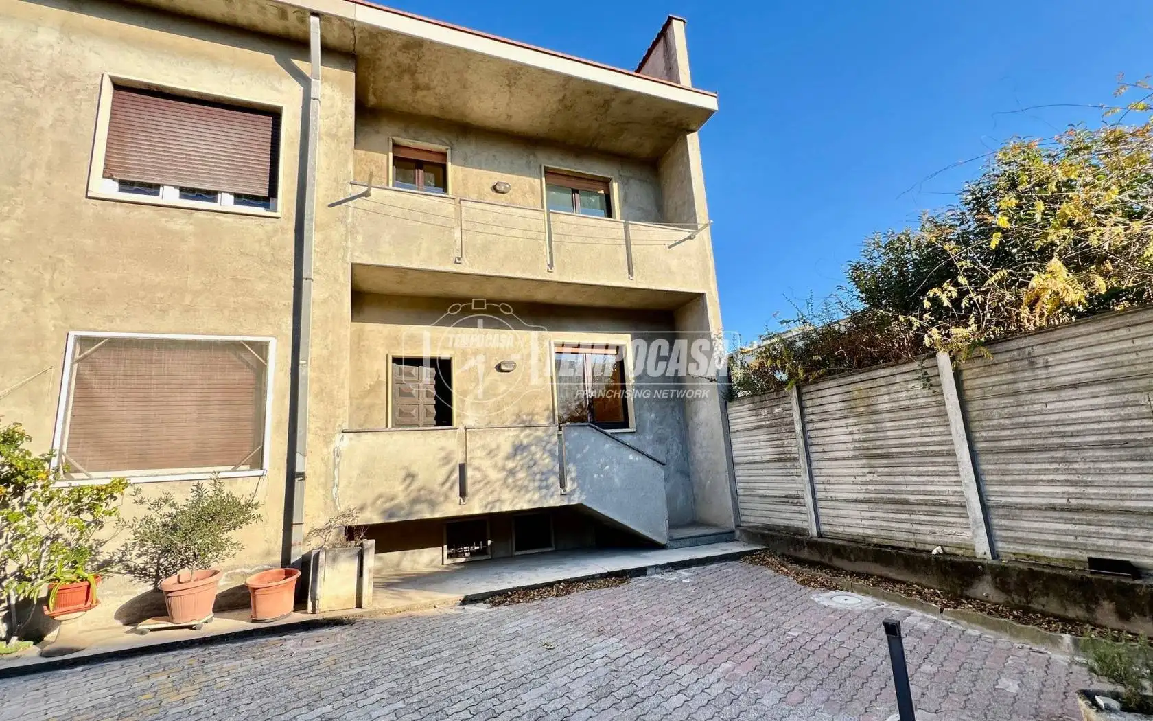 Casa indipendente in vendita a Lonate Pozzolo