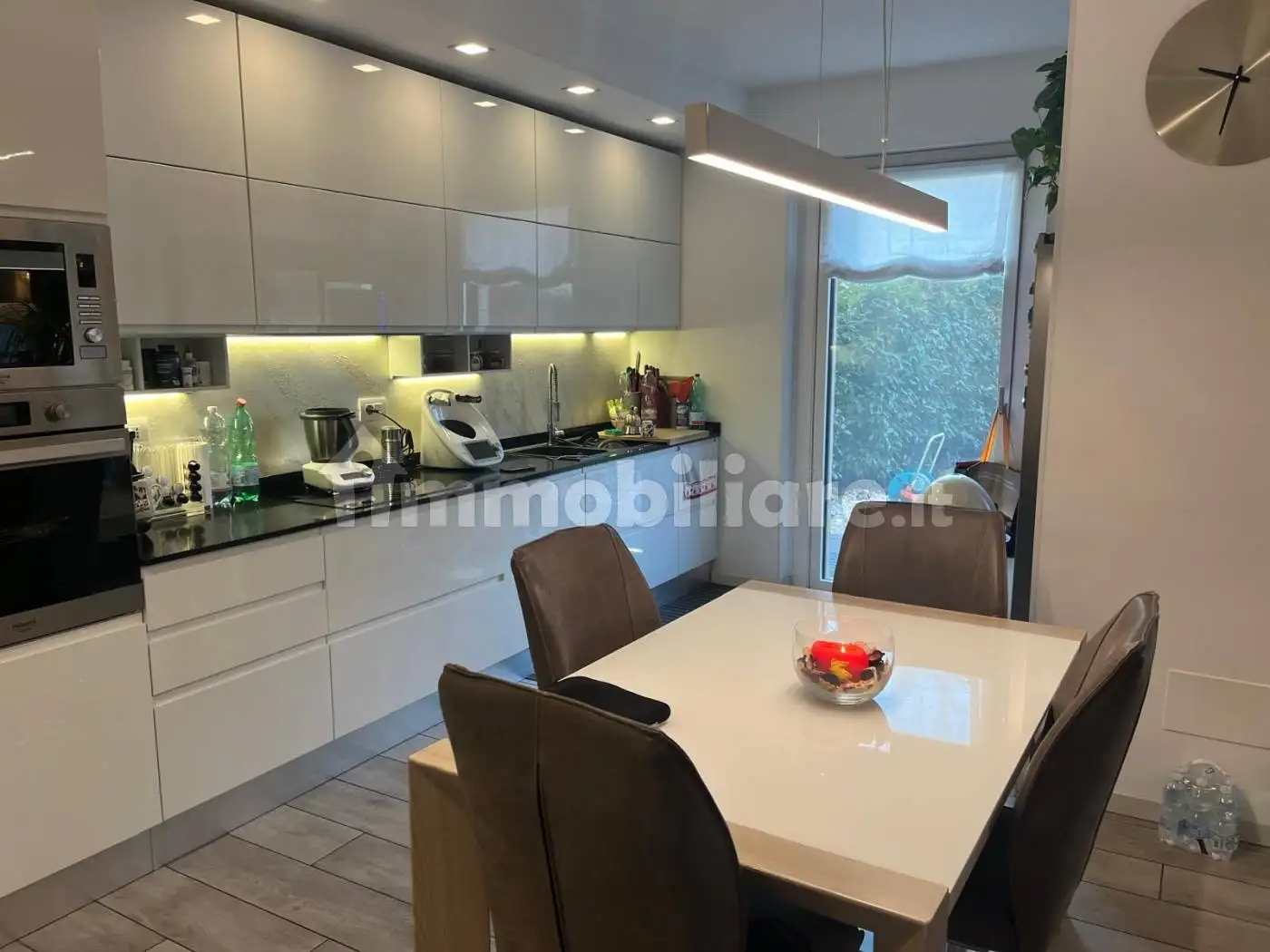 Quadrilocale via Eliseo Vismara 74, Centro, Arese - foto 2