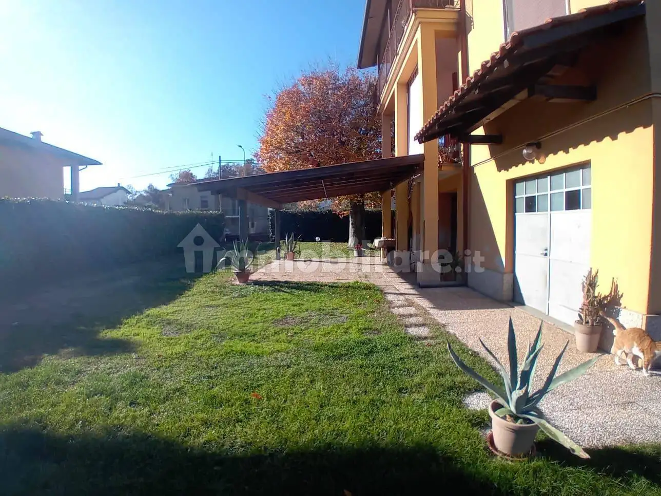 Villa bifamiliare via della Libertà 130, Centro, Bellinzago Novarese - foto 2