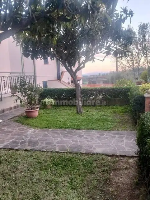 Terratetto plurifamiliare 123 m², buono stato, Centro, Cerreto Guidi - foto 2