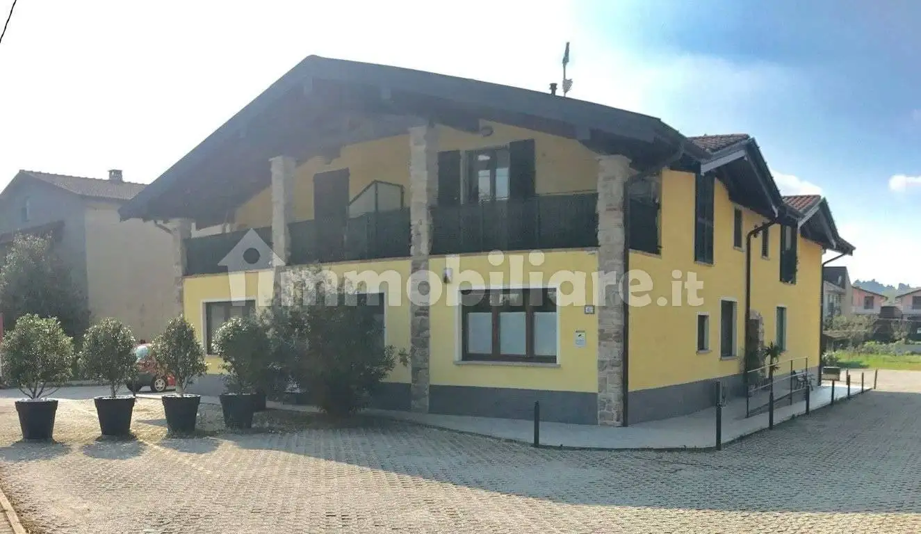 Appartamento in affitto a Biandronno