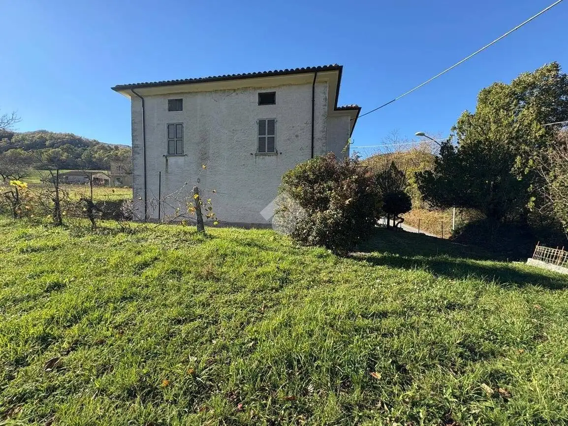 Casa indipendente in vendita a Cantiano