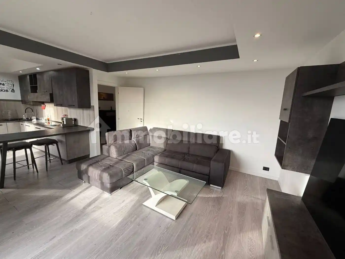 Trilocale via Vittorio Veneto, Bizzarone - foto 2