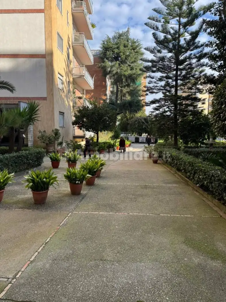Appartamento in vendita a Napoli