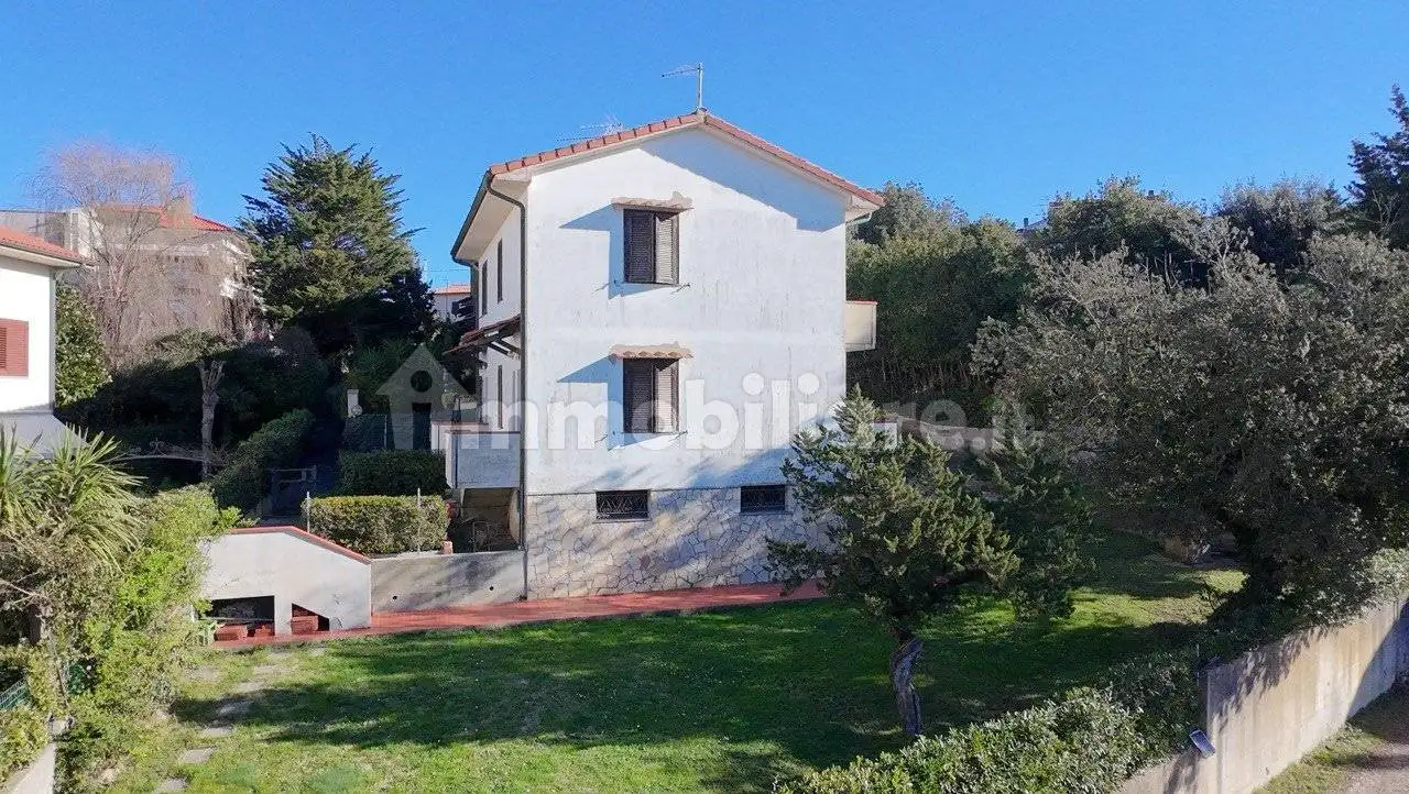 Casa indipendente in vendita a Rosignano Marittimo