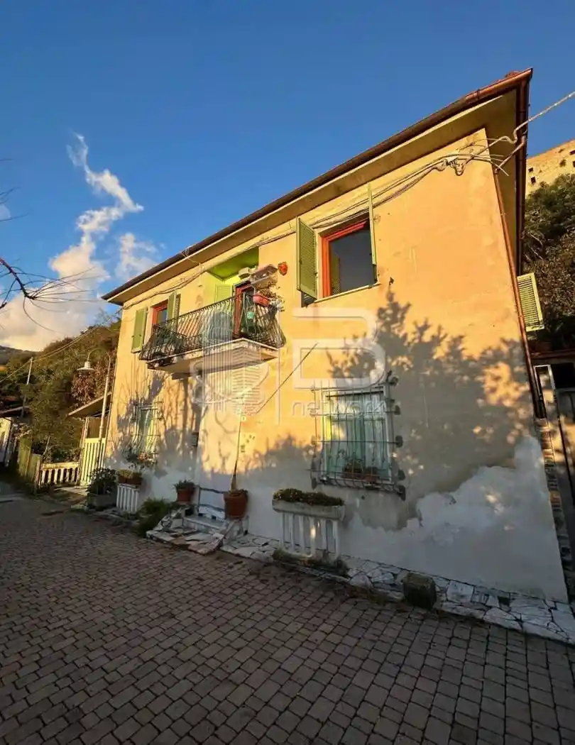 Villa in vendita a Massa