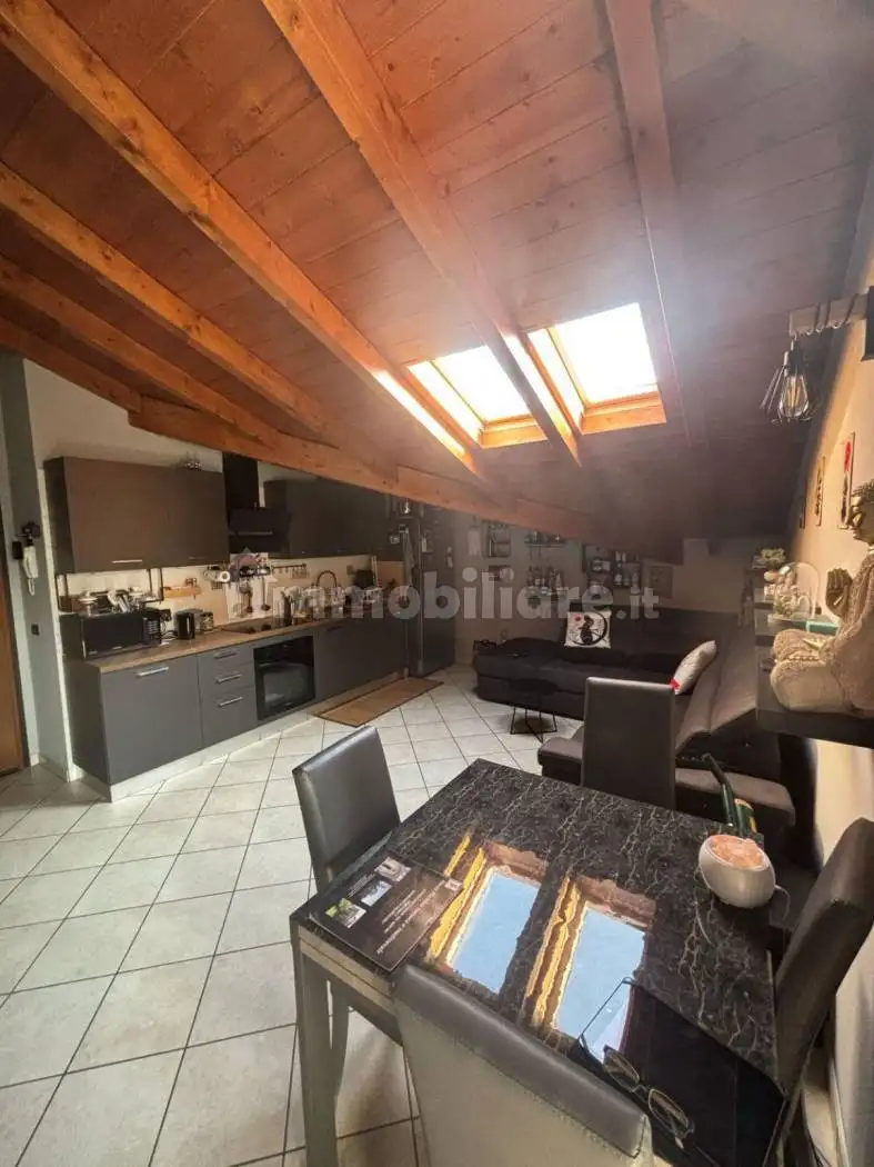 Attico - Mansarda in affitto a Castelletto Sopra Ticino